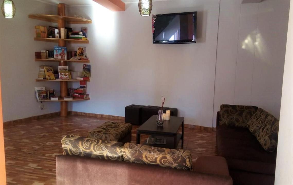 Hostal Rodinn Гобернадора Экстерьер фото